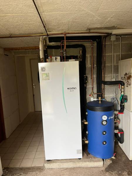 Installer une pompe à chaleur air eau Ecodan Silence dans une maison en rénovation à Fréjus